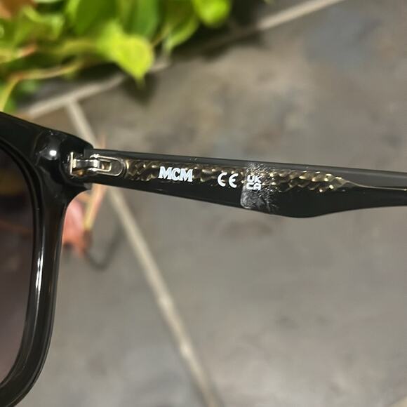 MCM Black Square Gradient 52mm Sunglasses New - Picture 8 of 9